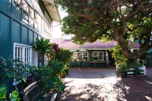 Shopping in Makawao Town
